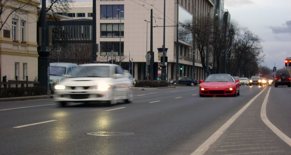 Mitsubishi Lancer Evolution vs Honda NSX