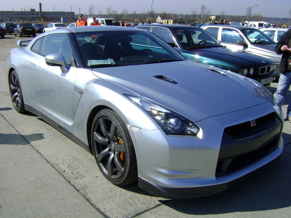 Nissan GT-R