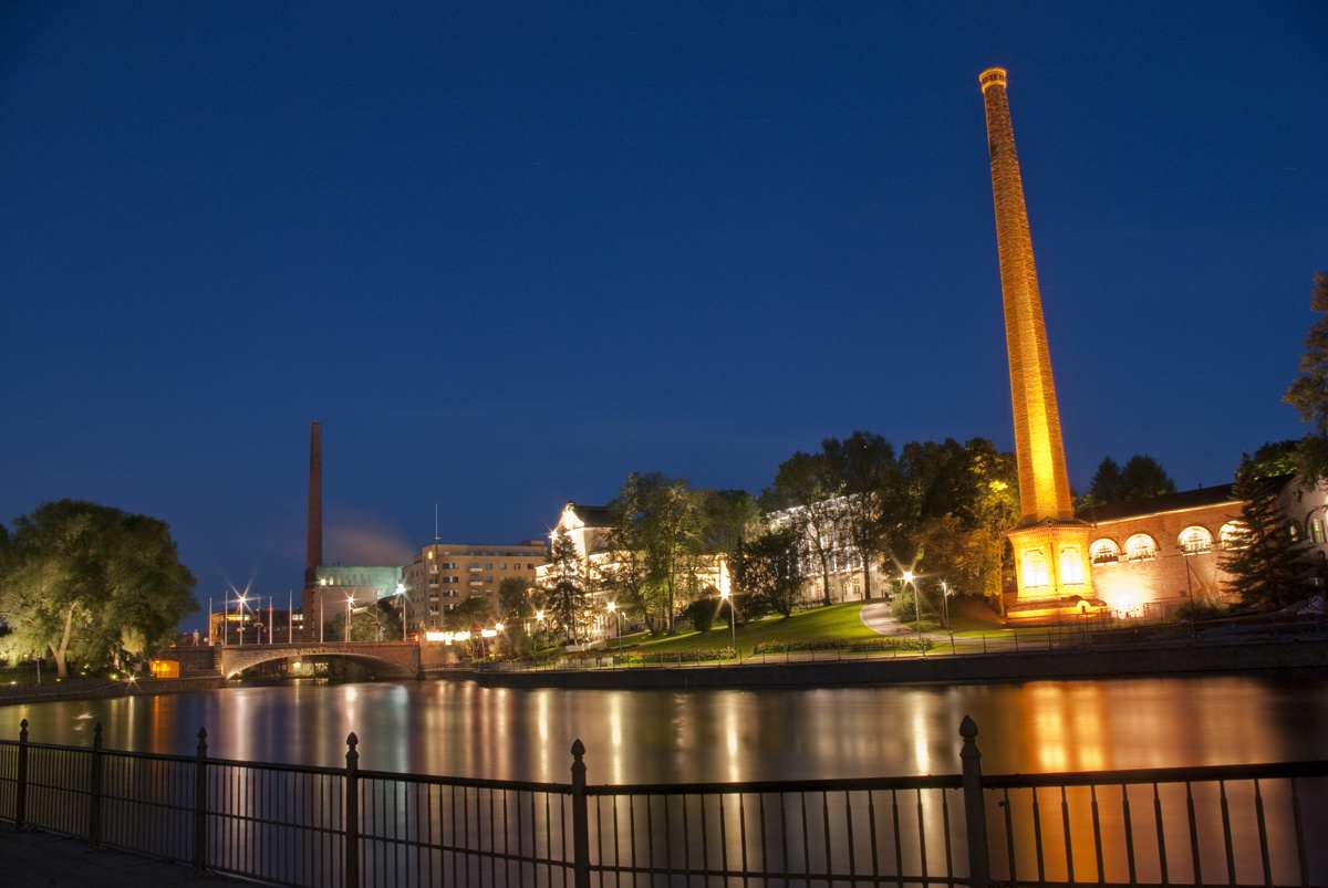 tampere by night