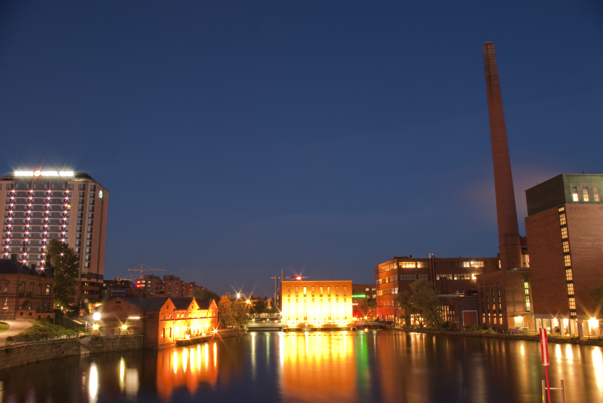 tampere by night