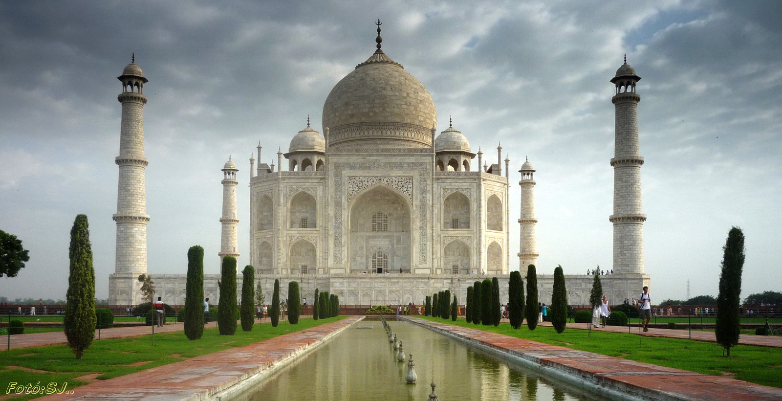 Taj Mhal, nem kamu, tényleg ilyen. India