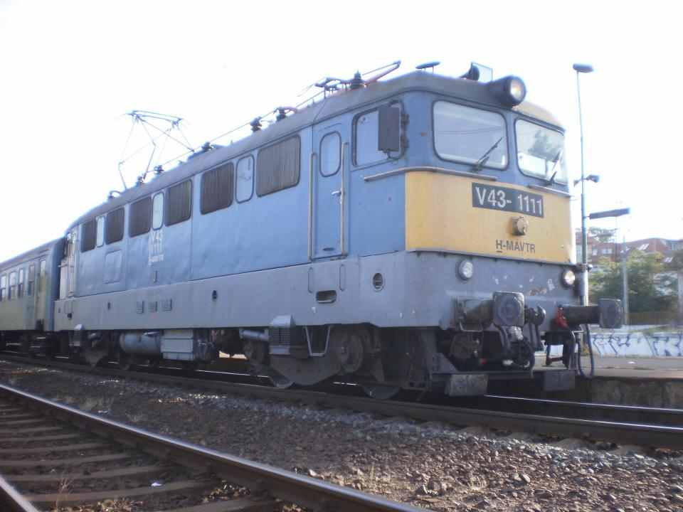 431 111