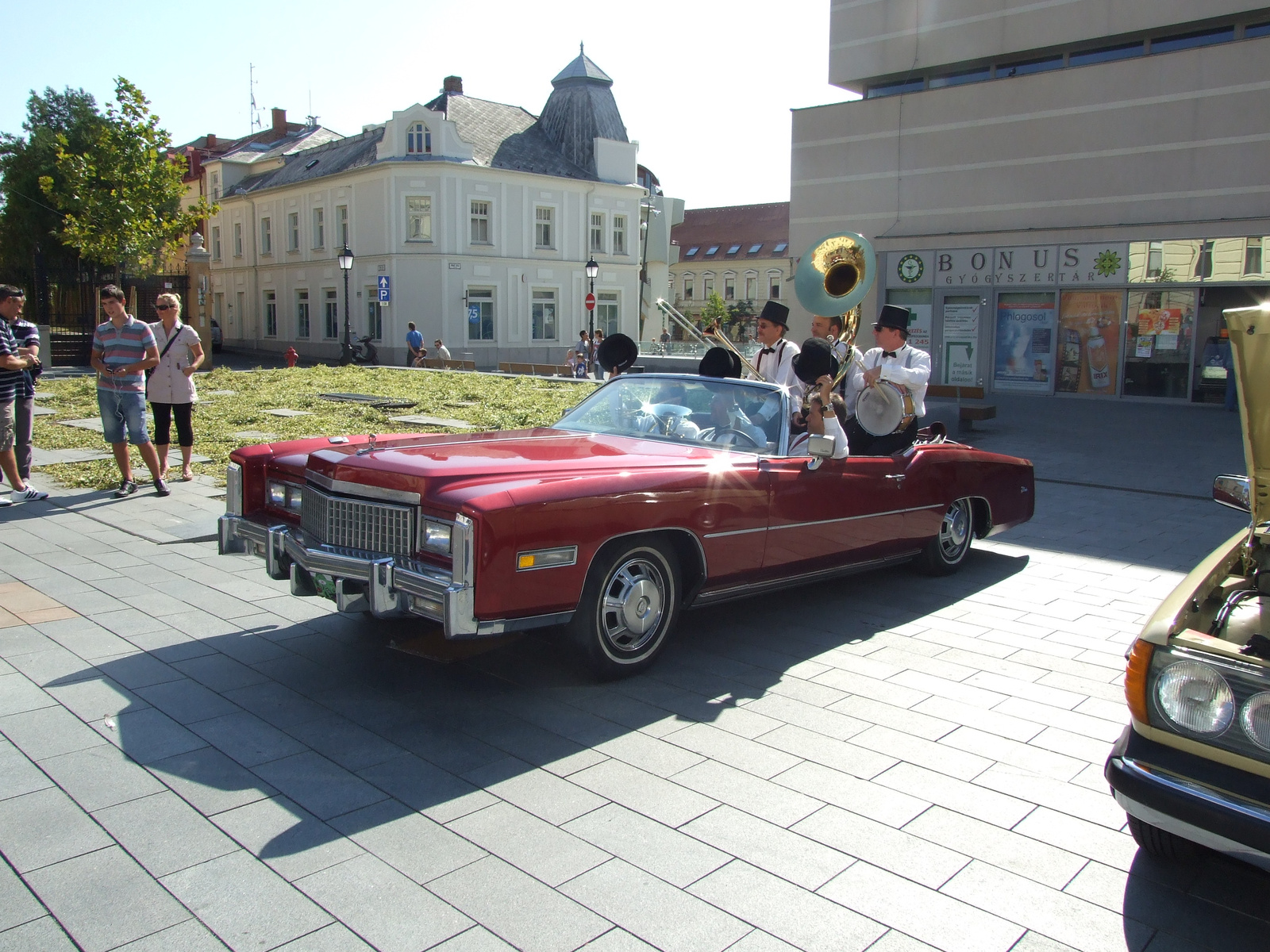 Cadillac Eldorado1975 i