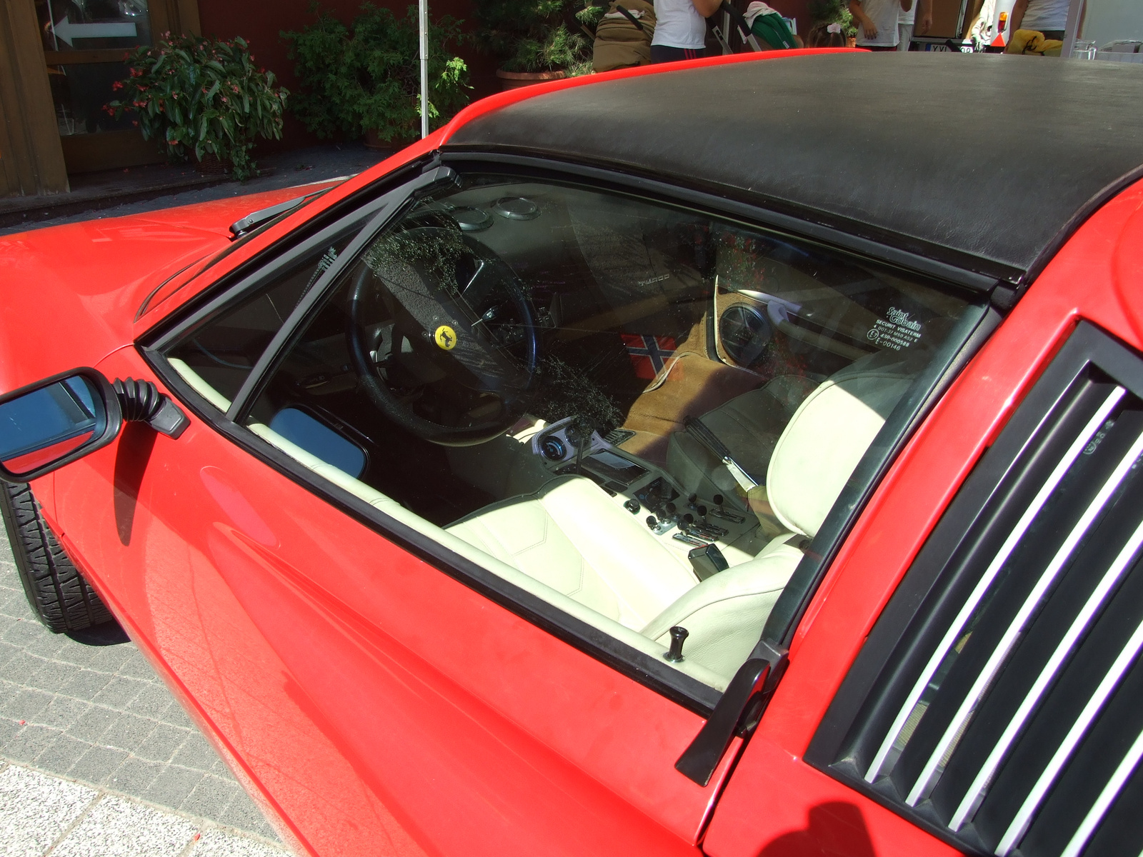 Ferrari 208 b