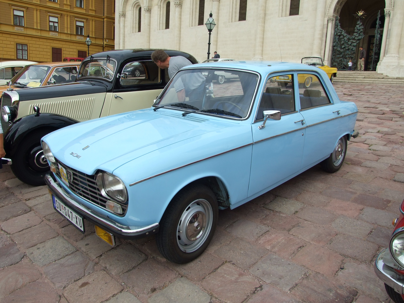 Peugeot 204 b