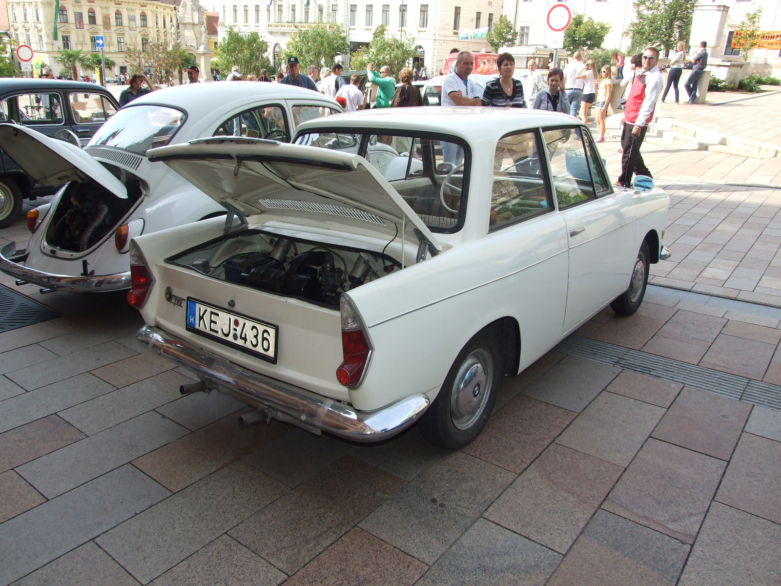 BMW 700 2b