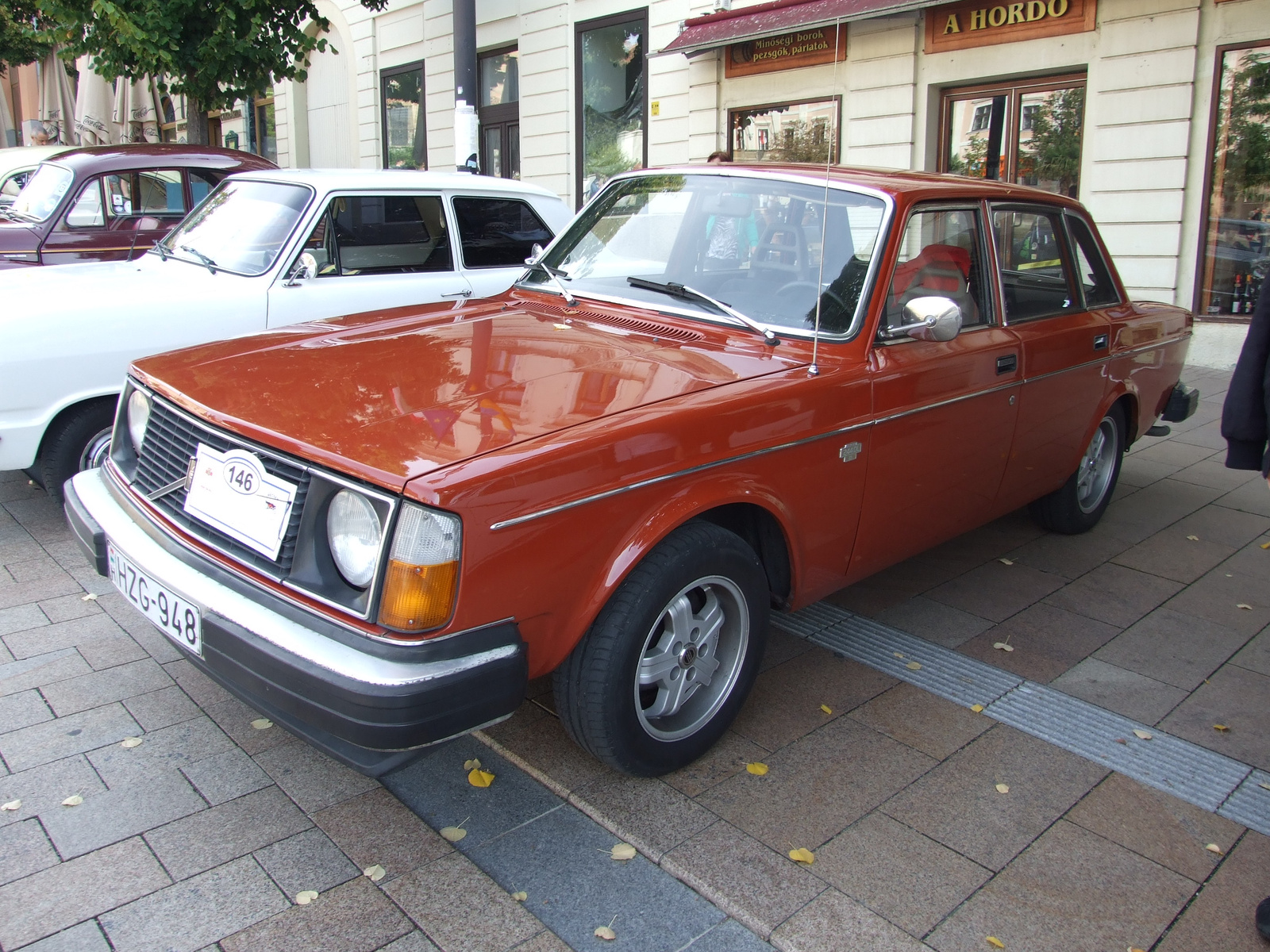 Volvo 244DL b