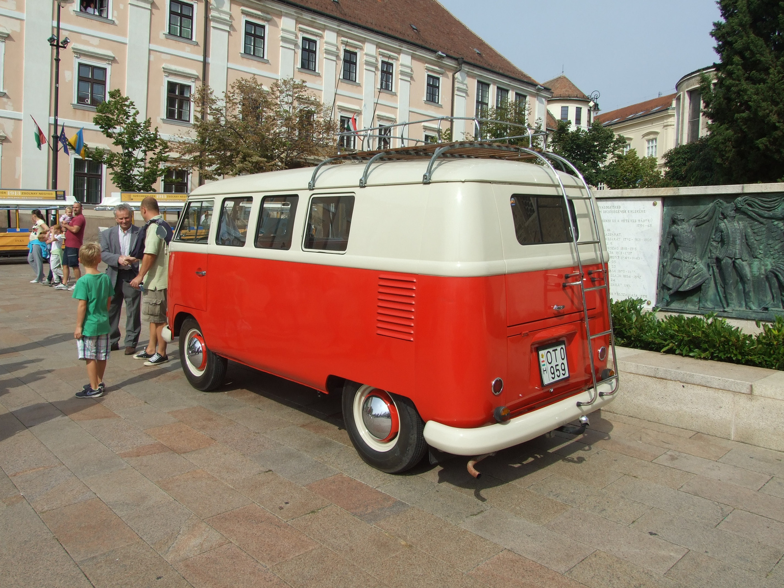 VW Transporter a