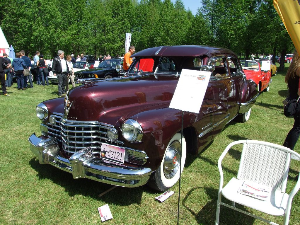 Cadillac 62 Sedan b