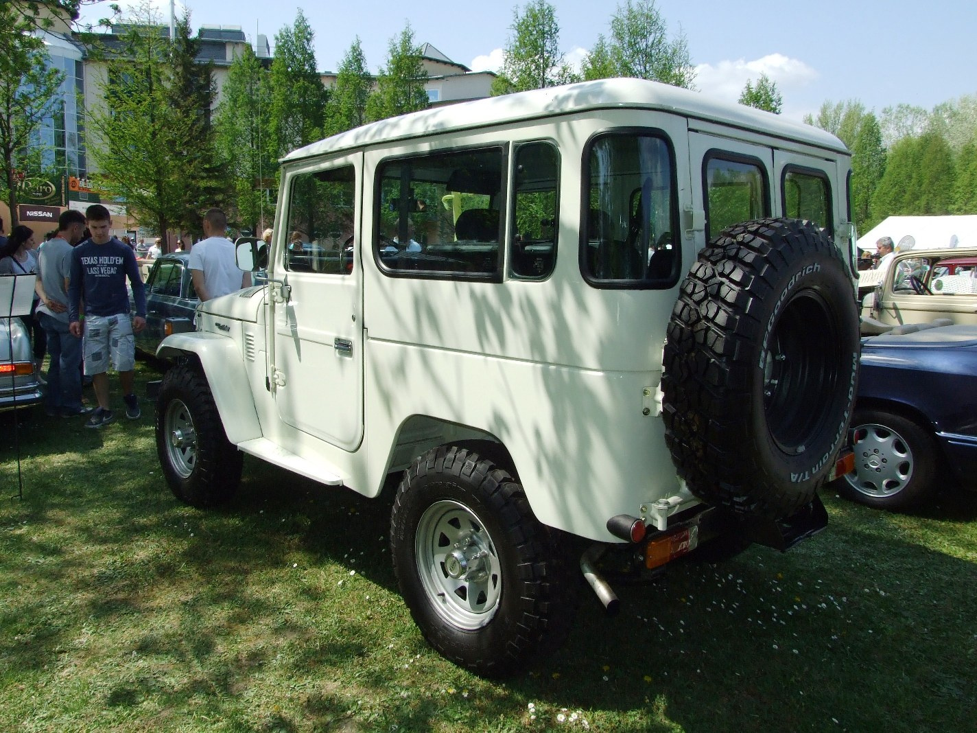 Toyota Land Cruiser b