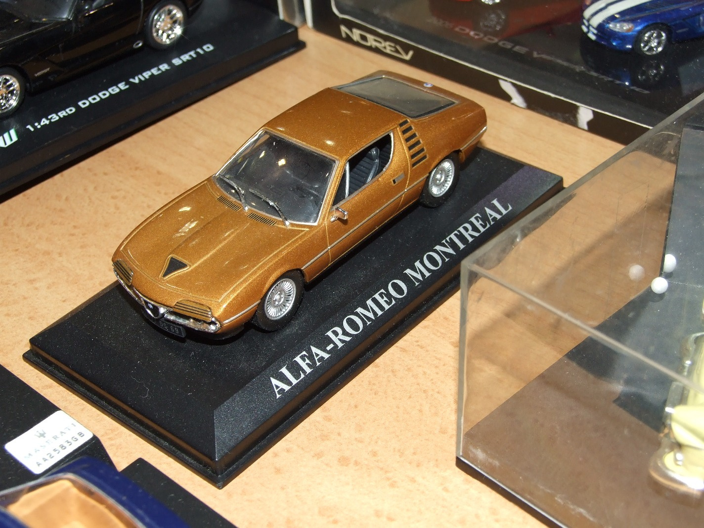 b j modellek Alfa Montreal