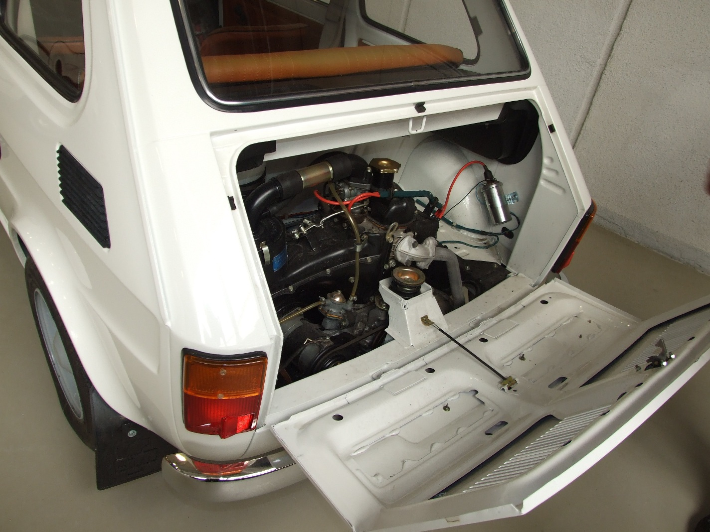 b Polski Fiat 126 2c