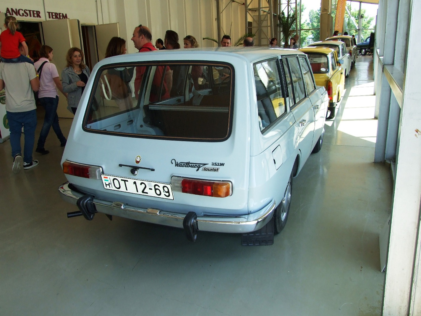 b Wartburg Tourist e