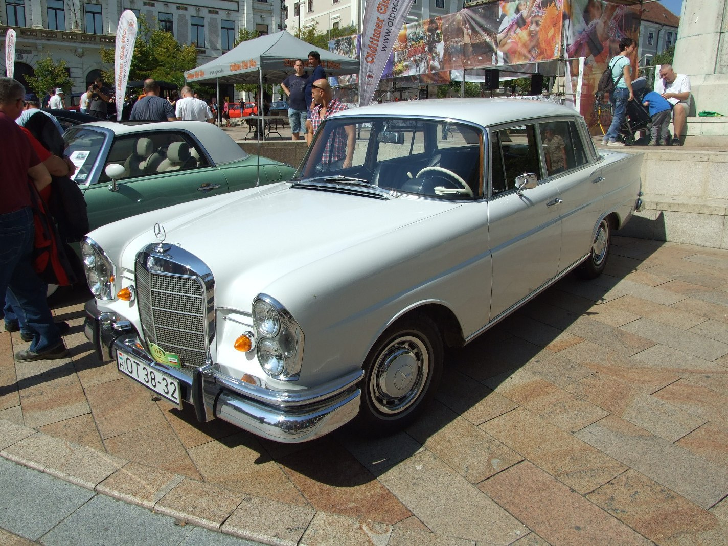 Mercedes 220S c