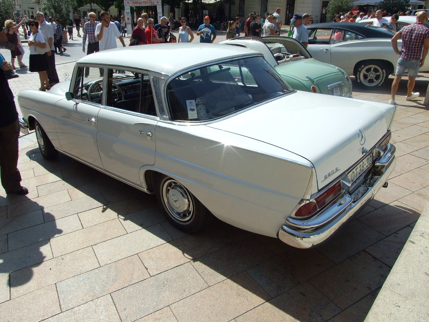 Mercedes 220S d