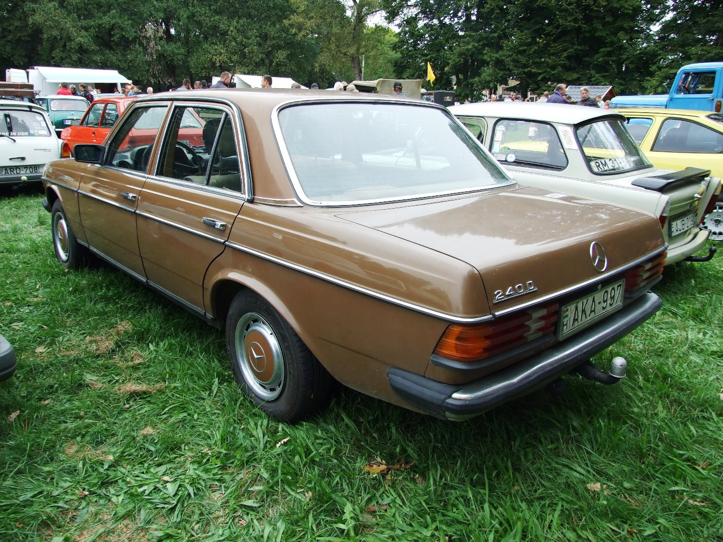 Mercedes 240D 2b