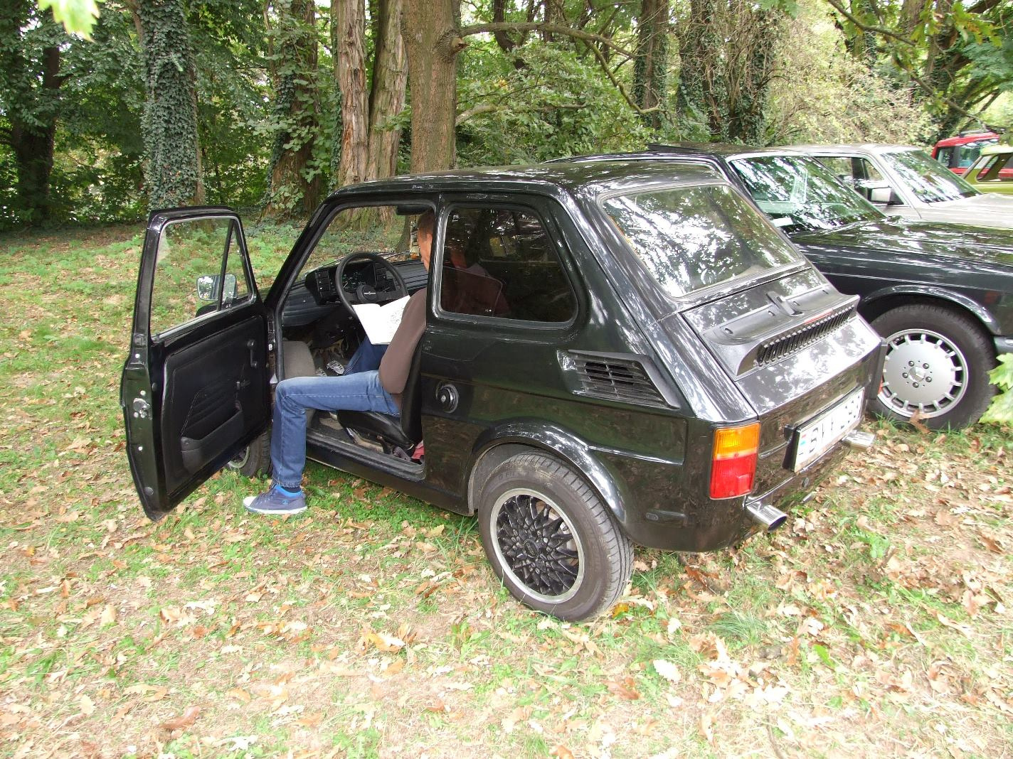 Polski Fiat 126p 1b