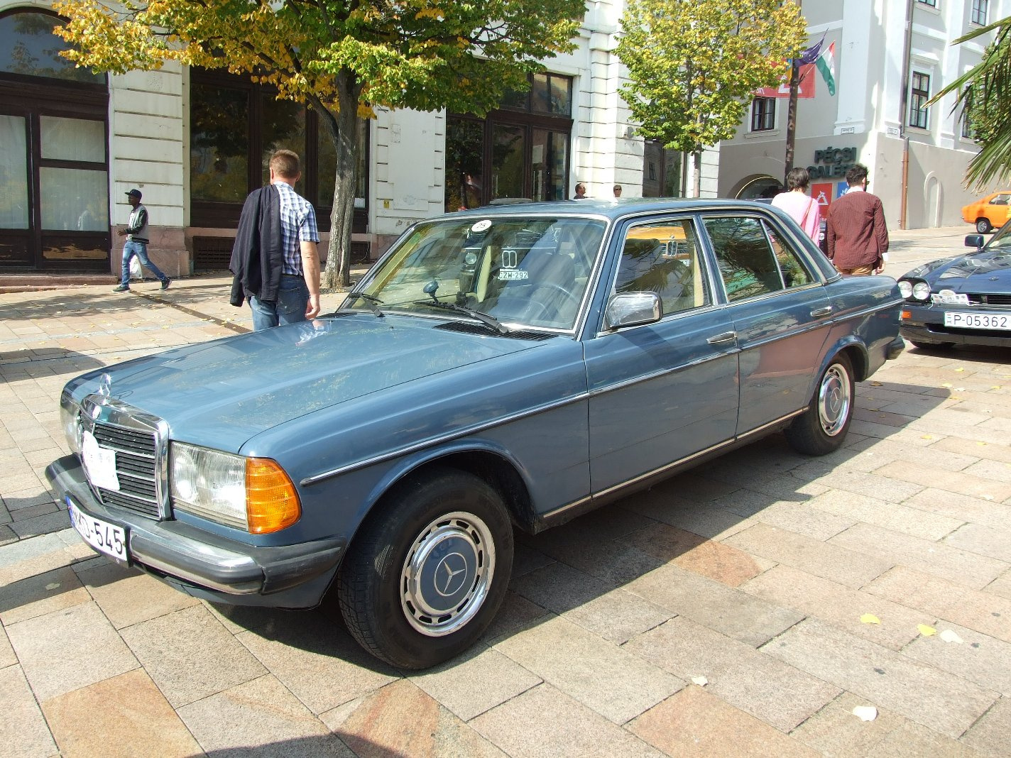 Mercedes 200D b