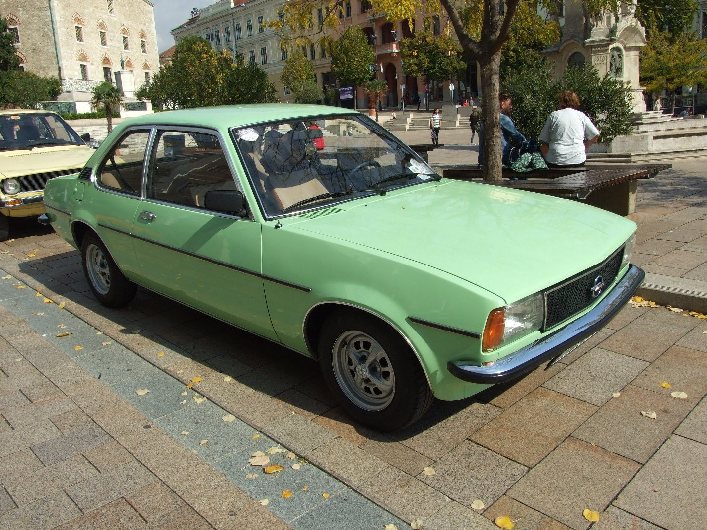 Opel Ascona a