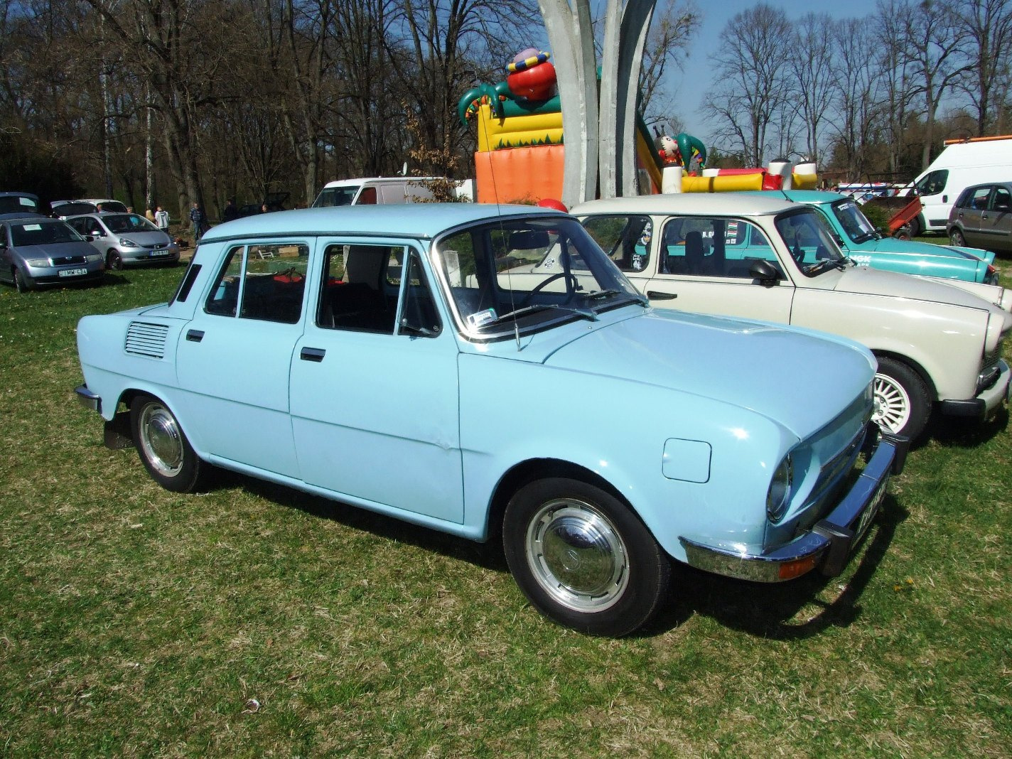 Skoda 100 a