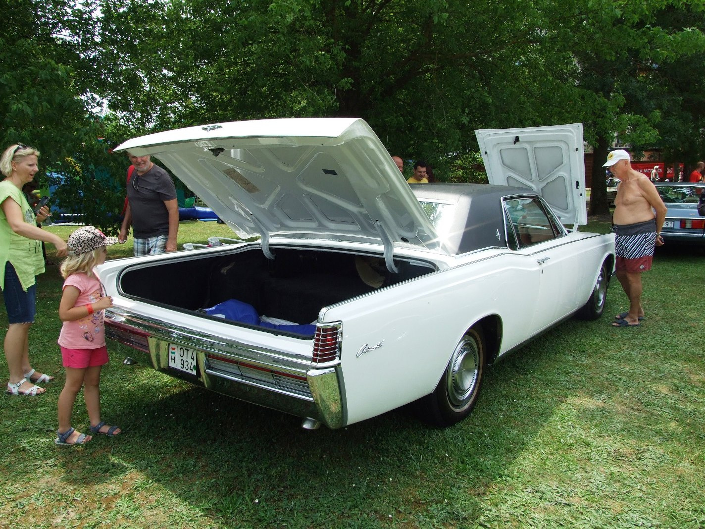 Lincoln Cont.GT Coupé b