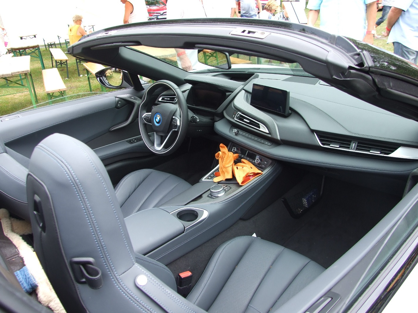 BMW i8 Roadster c