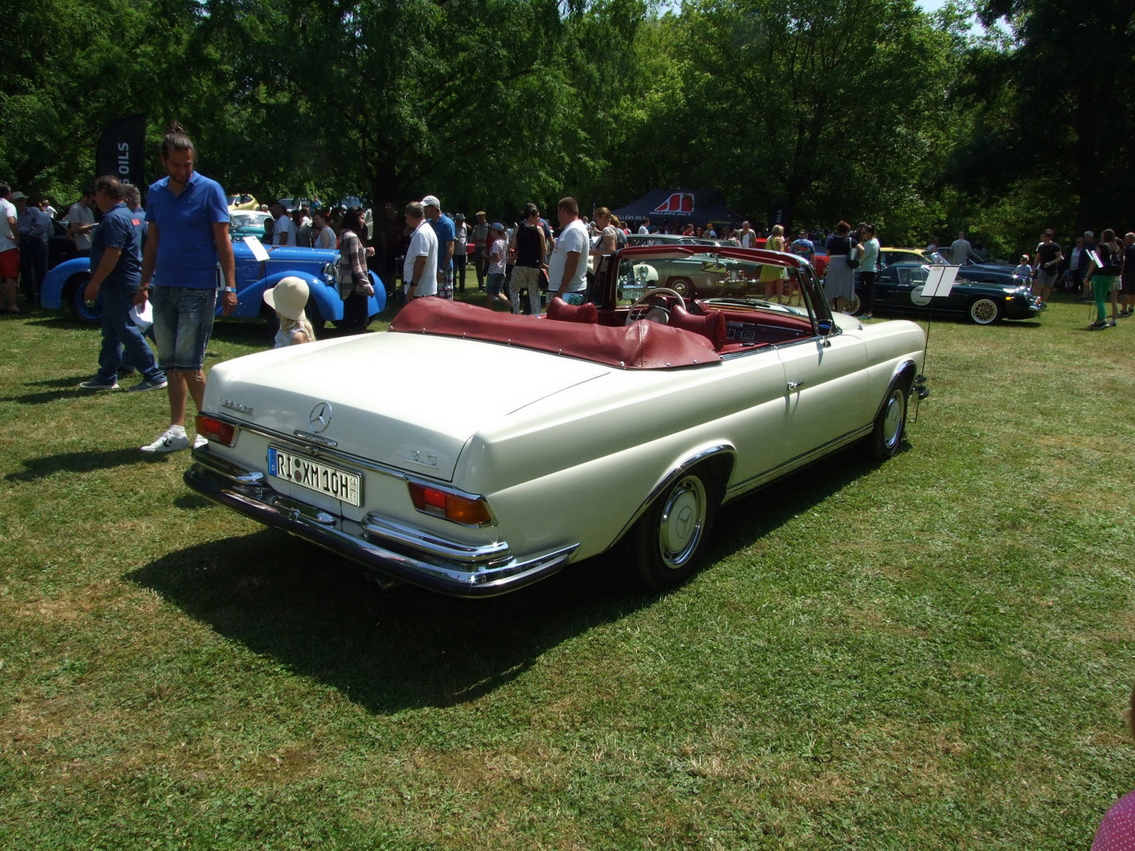 Mercedes 280SE Cabriolet b