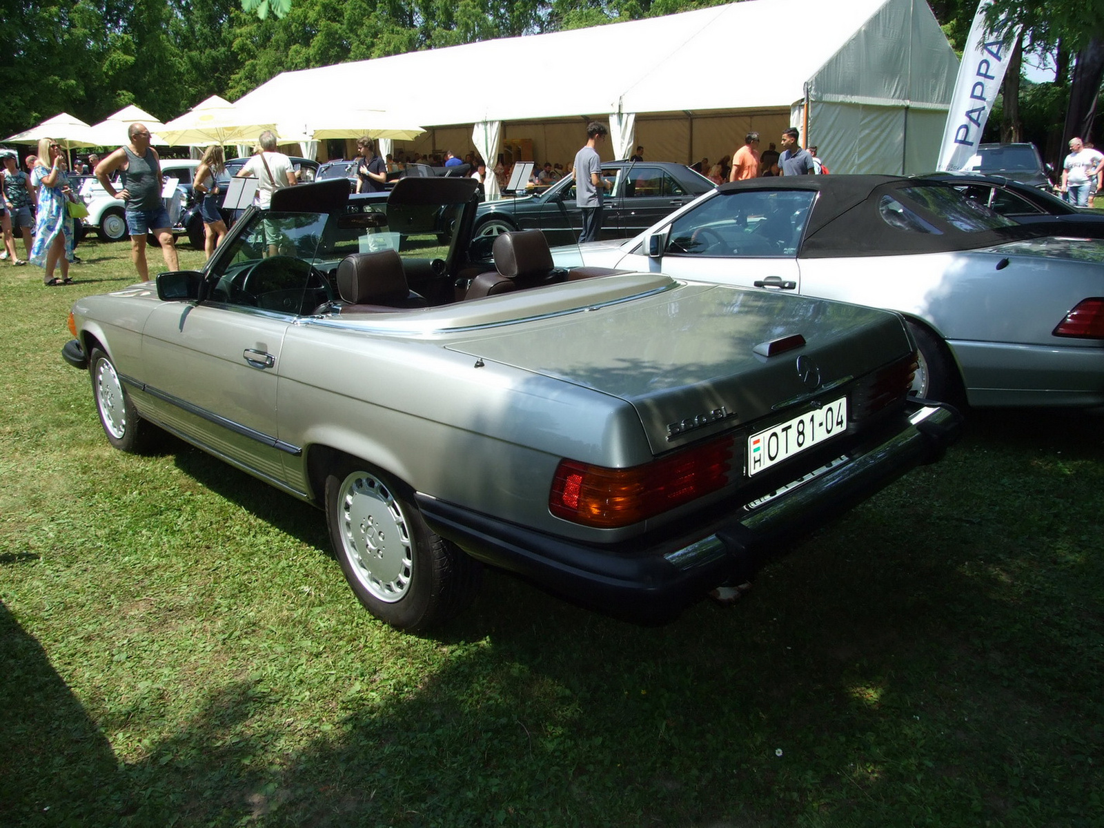 Mercedes R107 560SL b