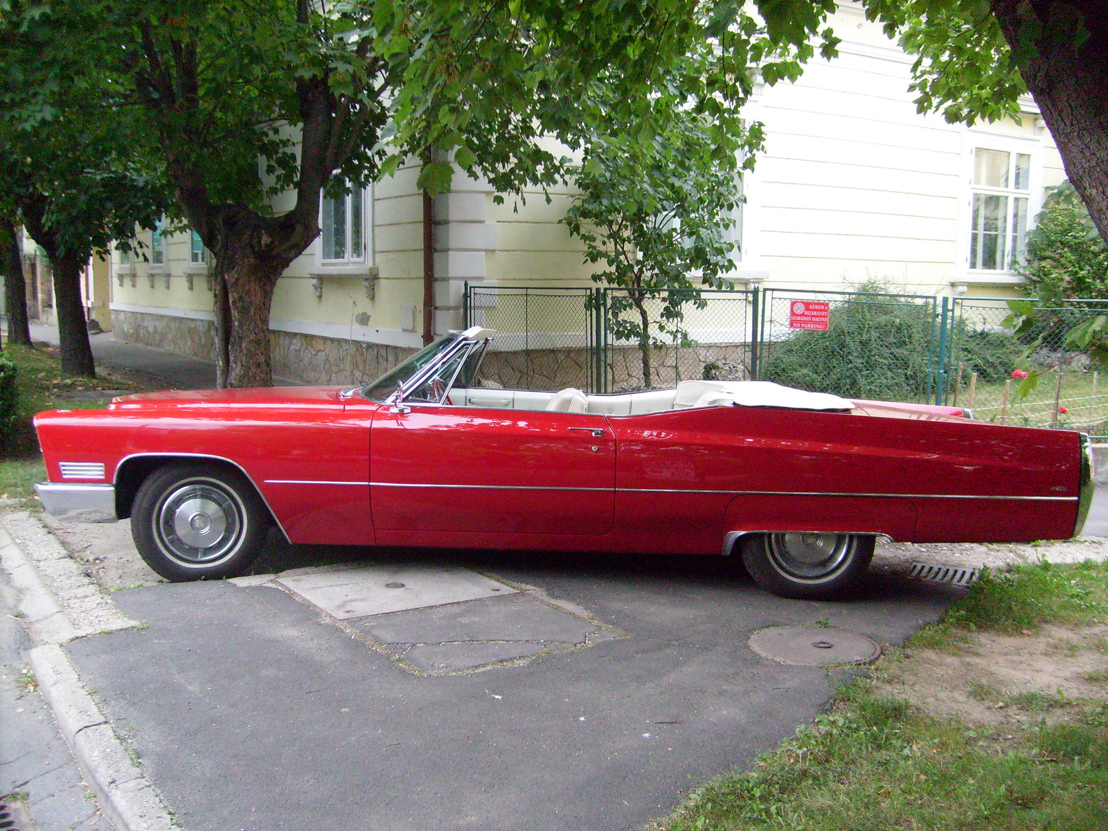 Cadillac DeVille