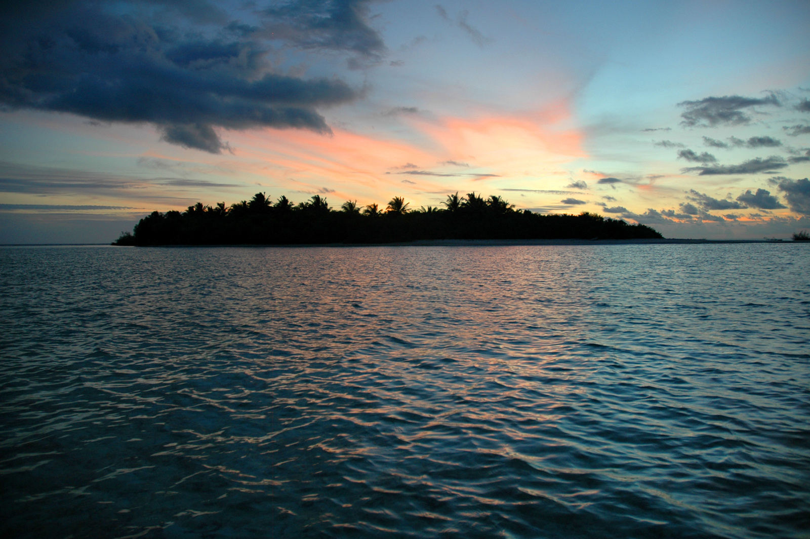 Lakatlan sziget naplemente