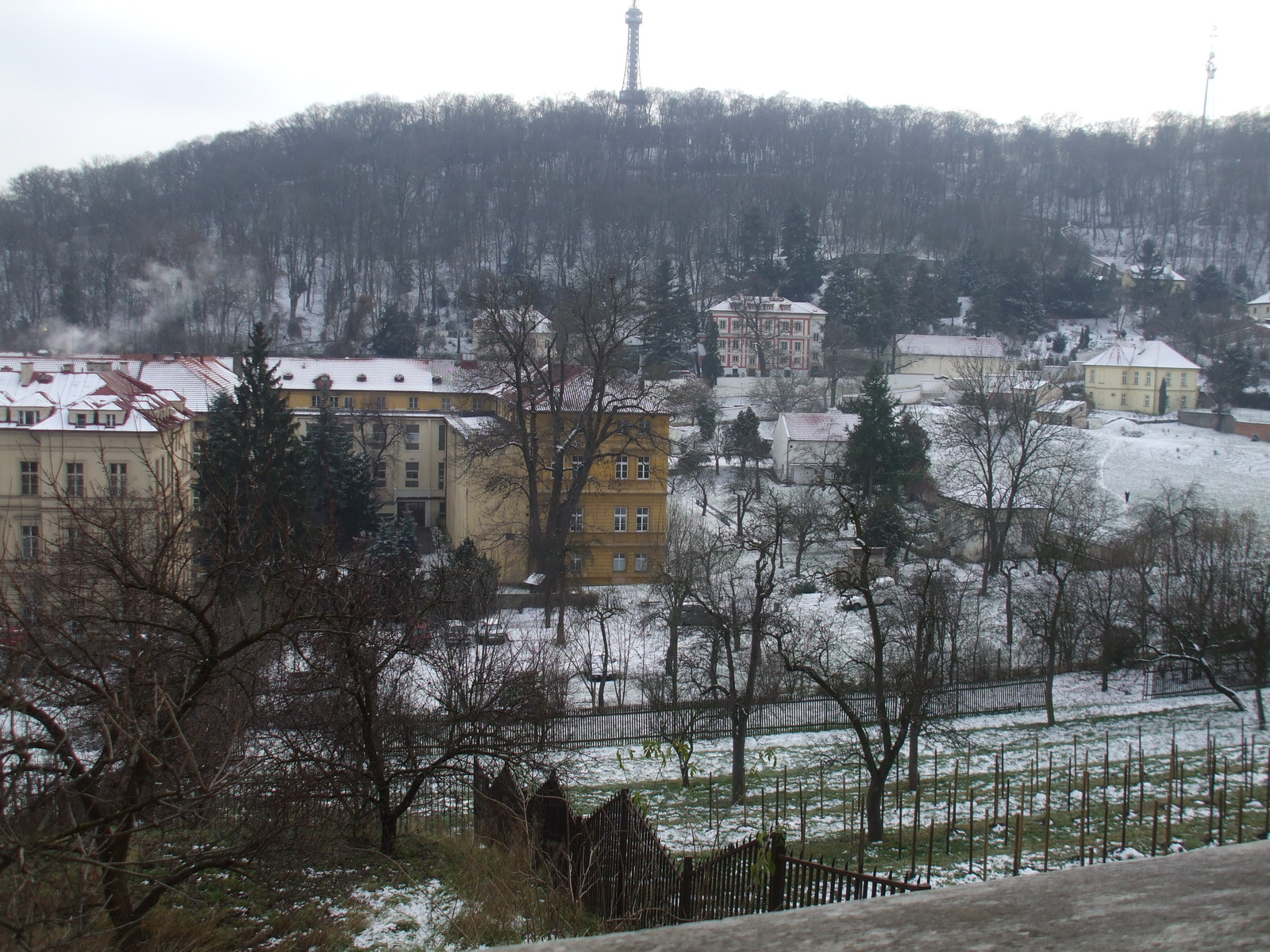 Petřín-hegy, és a várkert