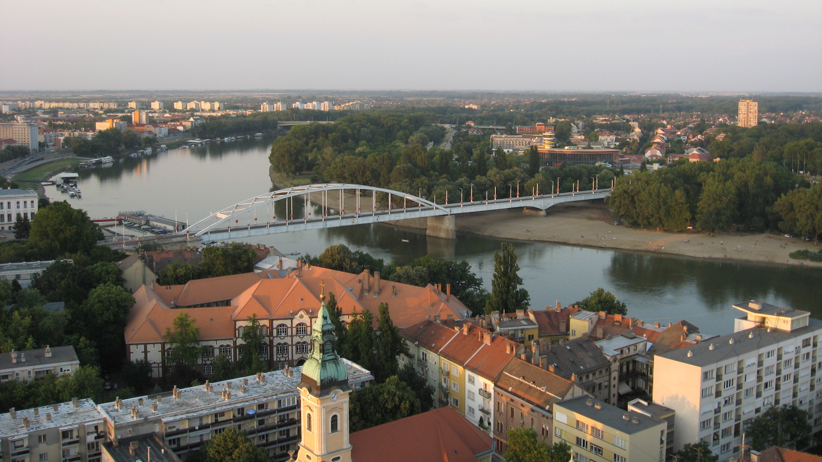 12 07 03 Fogadalmi templom Szeged (168)