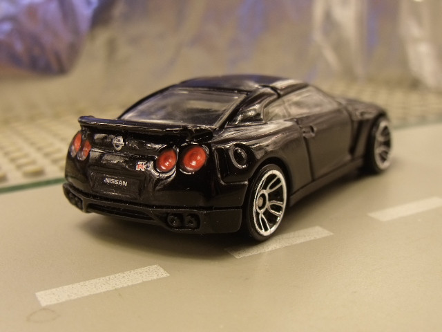 Nissan GT-R Hot Wheels (1)