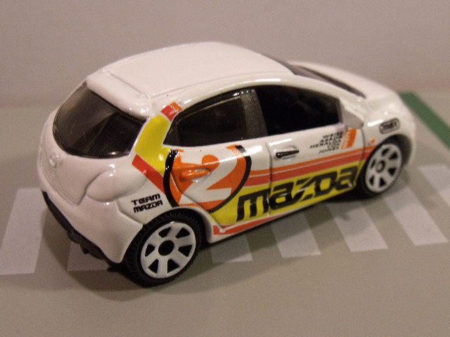 Mazda 2 MB fehér (3)