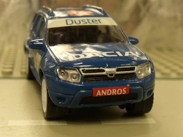 Dacia Duster Norev vs majorette (4)