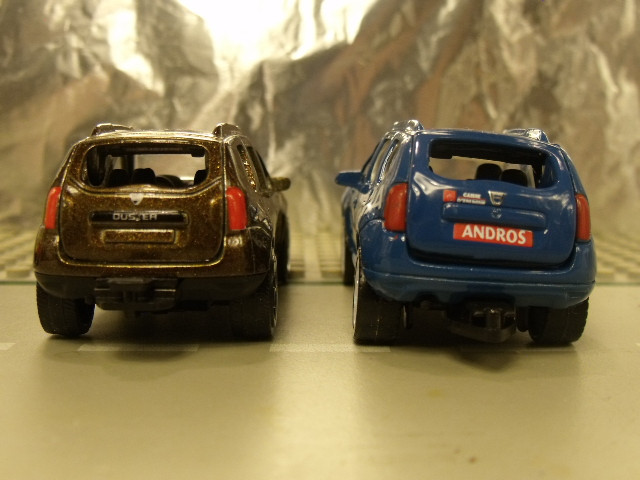 Dacia Duster Norev vs majorette (10)