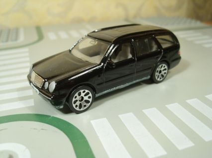 Matchbox Mercedes E430 Wagon t5Sn