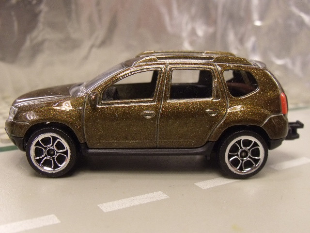 Dacia Duster Majorette (2)