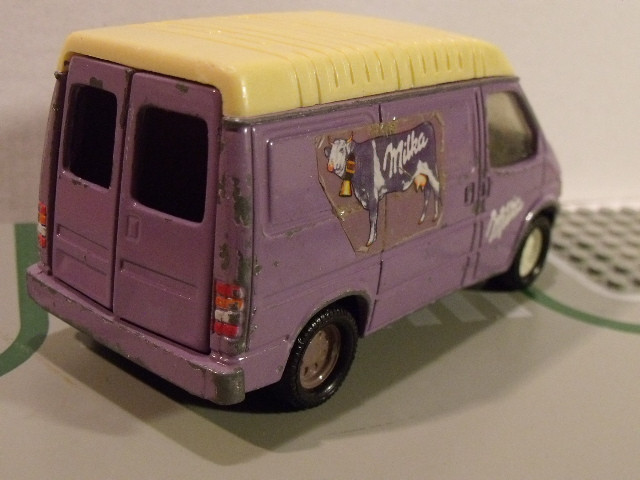 Matchbox Ford Milka Team (4)