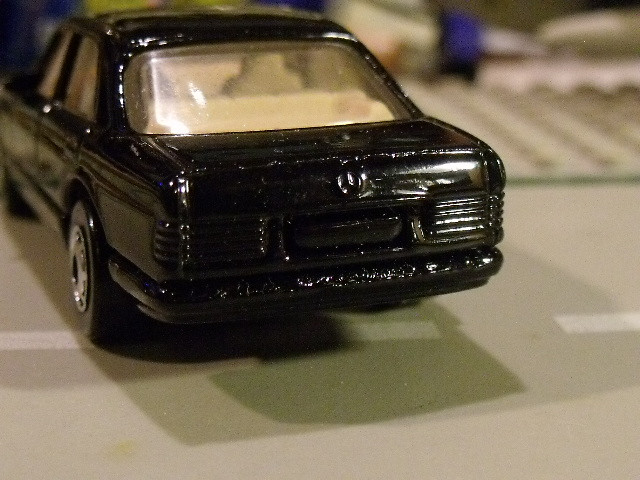 Mercedes 380 SEL Hot Wheels (6)