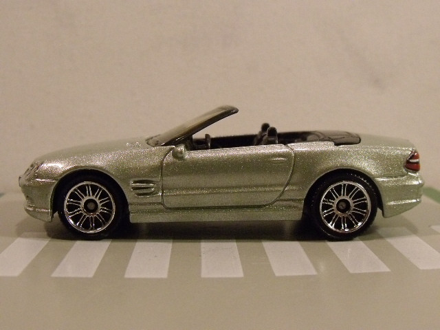 Mercedes 500SL Welly vs Matchbox (3)