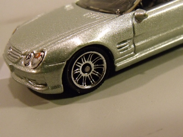 Mercedes 500SL Welly vs Matchbox (6)