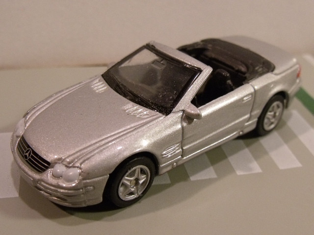 Mercedes 500SL Welly vs Matchbox (10)