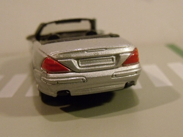 Mercedes 500SL Welly vs Matchbox (14)