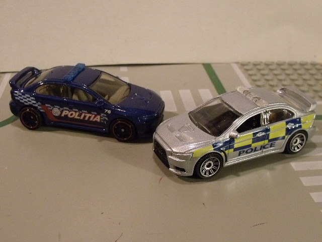 Mitsubishi Lancer EVO X Police Matchbox (14)