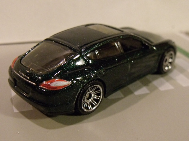 Porsche Panamera Matchbox (3)