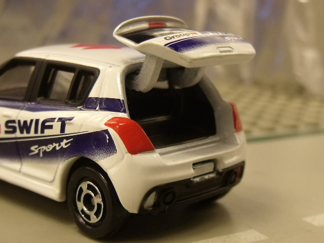 Suzuki Swift sport 2008 Tomica (6)