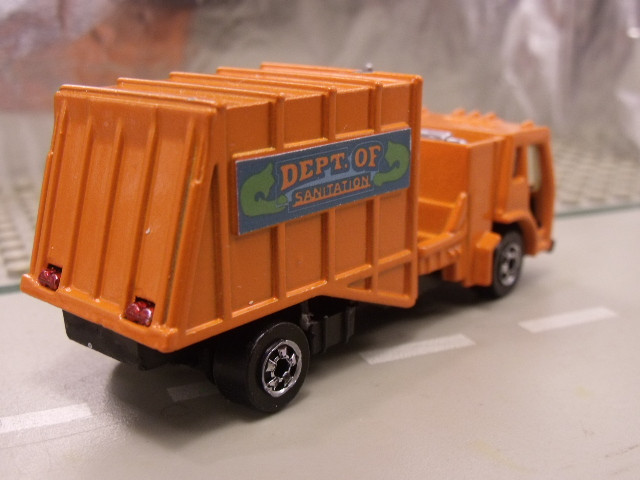 Trash Truck Hot Wheels (1)