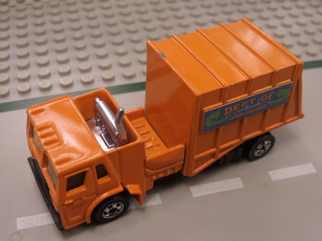 Trash Truck Hot Wheels (3)