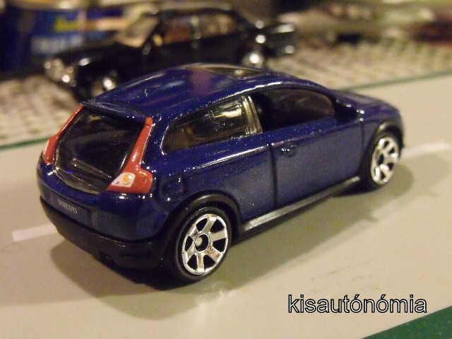 Volvo C30 Matchbox kék (1)